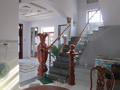 Cầu thang kiếng 49